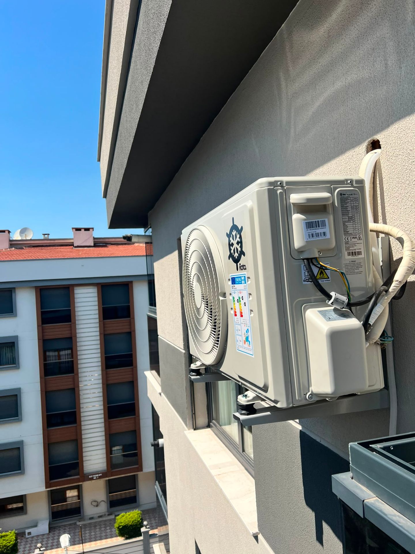 Rota dış ünite balkon montajı — İzmir